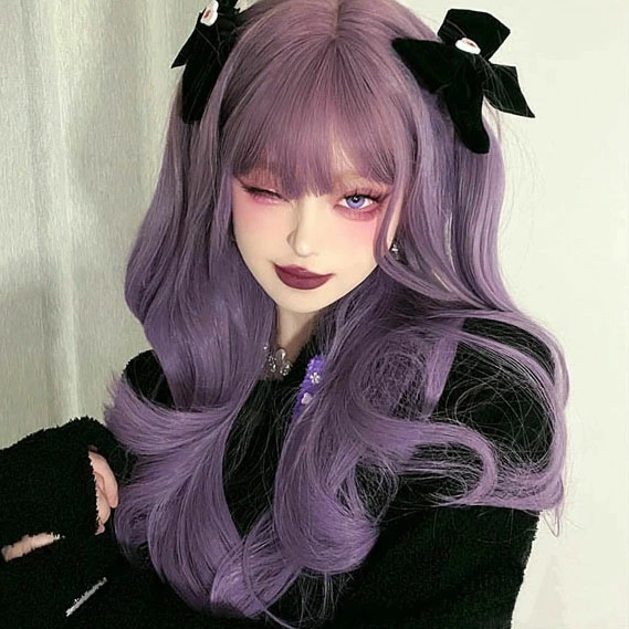 紫色の髪の女の子